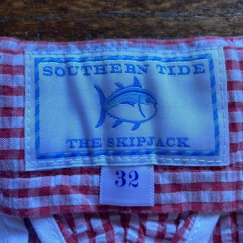 Southern Tide “The Skipjack” Red & White Flat Front Seersucker Shorts